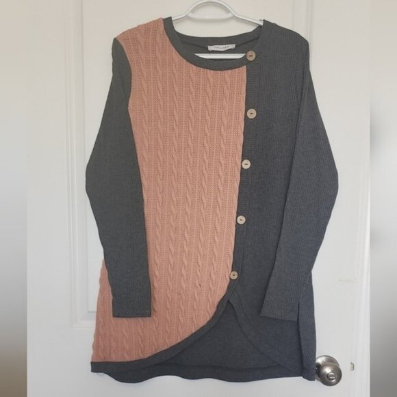 cellable Sweaters - Cellable Sweater Size Medium